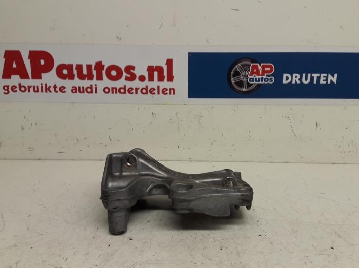 Gebruikte Dynamosteun boven Audi Q7 (4LB) 4.2 FSI V8 32V Prijs € 19,99 Margeregeling aangeboden door AP Auto's