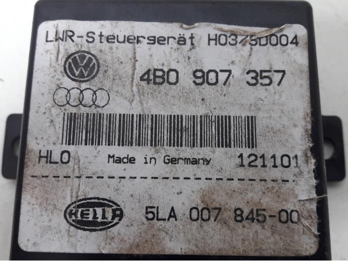 Module Verlichting van een Audi TT (8N3) 1.8 T 20V Quattro 2001
