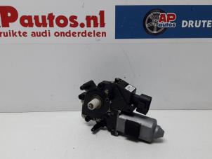 Gebruikte Portierruitmotor Audi A8 (D2) 3.7 V8 32V Quattro Prijs € 19,99 Margeregeling aangeboden door AP Autos