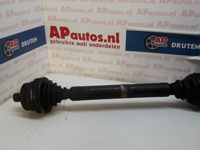 Gebruikte Steekas links-voor Audi A4 Avant (B5) 1.9 TDI Prijs € 24,99 Margeregeling aangeboden door AP Auto's