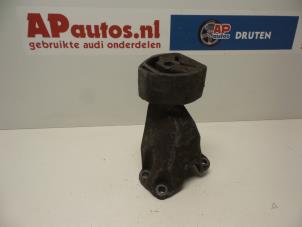 Gebruikte Versnellingsbak Steun Audi A4 (B5) 1.8 20V Prijs € 20,00 Margeregeling aangeboden door AP Autos
