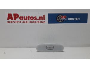 Gebruikte Binnenverlichting achter Audi A5 Quattro (B8C/S) 3.0 TDI V6 24V Prijs € 19,99 Margeregeling aangeboden door AP Autos