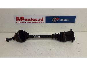 Gebruikte Aandrijfas links-voor Audi Allroad (C5) 2.5 V6 TDI 24V Prijs € 49,99 Margeregeling aangeboden door AP Auto's