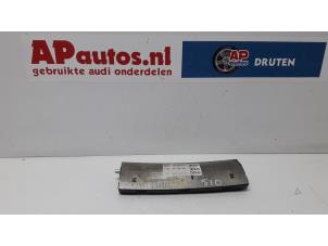 Gebruikte Antenne Audi A8 (D3) 3.7 V8 40V Quattro Prijs € 30,00 Margeregeling aangeboden door AP Autos