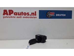 Gebruikte Kontaktslot + Sleutel Audi A8 (D3) 3.7 V8 40V Quattro Prijs op aanvraag aangeboden door AP Autos
