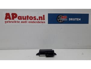 Gebruikte Gateway module Audi A8 (D3) 3.7 V8 40V Quattro Prijs € 19,99 Margeregeling aangeboden door AP Auto's