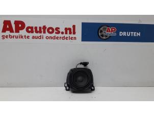 Gebruikte Luidspreker Audi A8 (D3) 3.7 V8 40V Quattro Prijs € 20,00 Margeregeling aangeboden door AP Autos