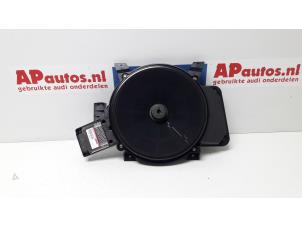 Gebruikte Speaker Audi A8 (D3) 3.7 V8 40V Quattro Prijs € 19,99 Margeregeling aangeboden door AP Autos