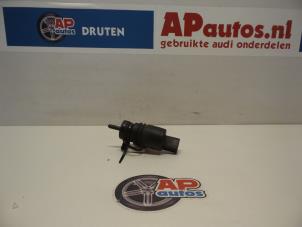 Gebruikte Ruitensproeierpomp voor Audi A4 (B6) 1.9 TDI PDE 130 Prijs € 35,00 Margeregeling aangeboden door AP Autos