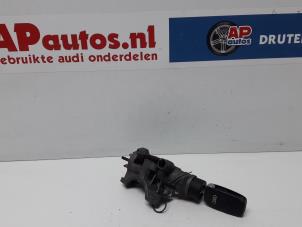Gebruikte Kontaktslot + Sleutel Audi A8 (D2) 4.2 V8 40V Quattro Prijs € 19,99 Margeregeling aangeboden door AP Autos