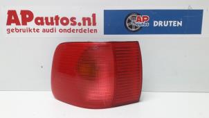 Gebruikte Achterlicht links Audi 80 (B4) 2.6 E V6 Prijs € 25,00 Margeregeling aangeboden door AP Autos