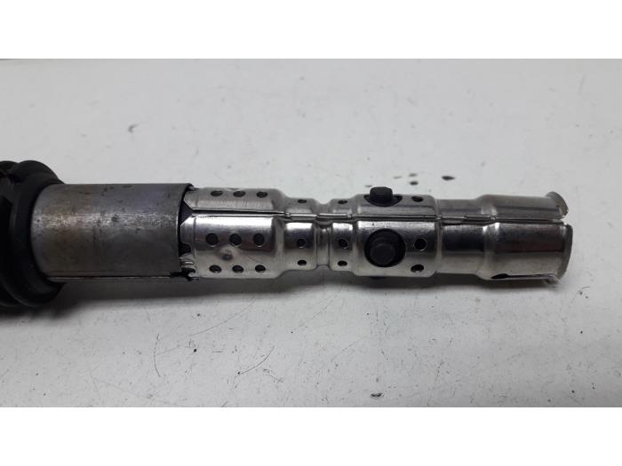 Bobine van een Audi TT (8N3) 1.8 20V Turbo Quattro 2003