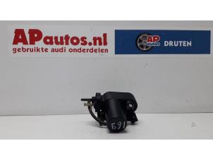 Gebruikte Cruise controle vacuumpomp Audi A6 Avant Quattro (C5) 2.8 V6 30V Prijs € 29,99 Margeregeling aangeboden door AP Autos