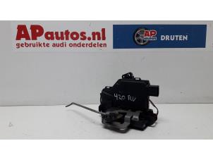 Gebruikte Portierslot Mechaniek 4Deurs rechts-voor Audi A4 (B6) 2.0 20V Prijs € 45,00 Margeregeling aangeboden door AP Autos