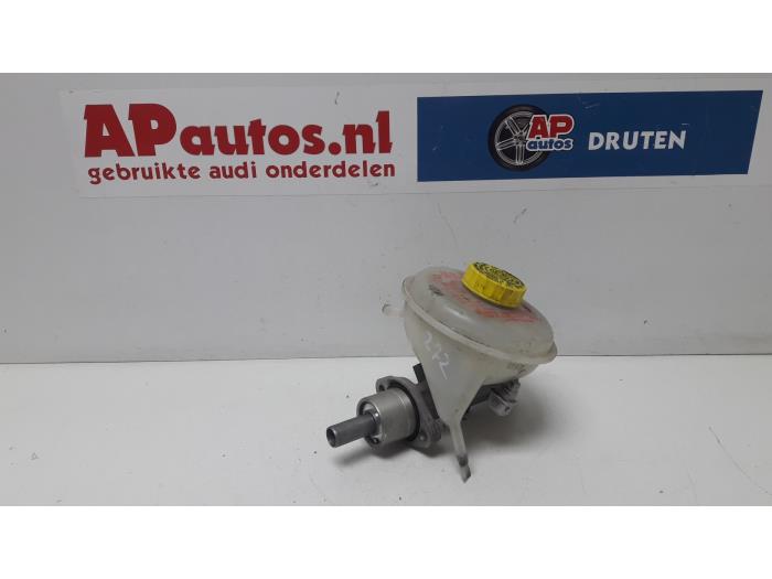 Gebruikte Hoofdremcilinder Audi A6 (C4) 2.6 V6 Prijs € 14,99 Margeregeling aangeboden door AP Auto's