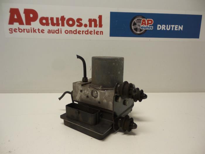 Gebruikte ABS Pomp Audi A5 Quattro (B8C/S) 3.0 TDI V6 24V Prijs € 225,00 Margeregeling aangeboden door AP Auto's
