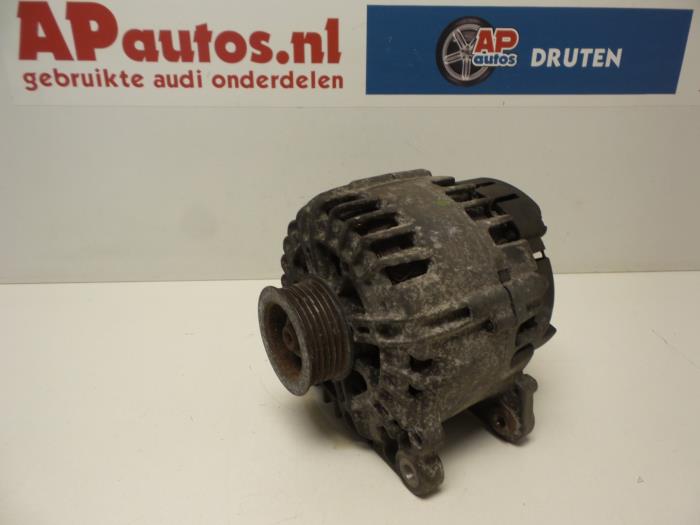 Gebruikte Alternator Audi A5 Quattro (B8C/S) 3.0 TDI V6 24V Prijs € 74,99 Margeregeling aangeboden door AP Auto's