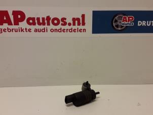 Gebruikte Ruitensproeierpomp voor Audi A6 Avant (C5) 2.5 TDI V6 24V Prijs € 9,99 Margeregeling aangeboden door AP Autos
