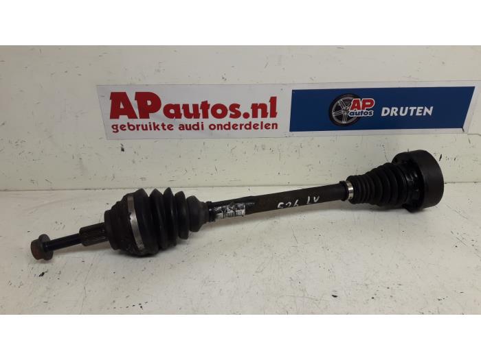 Gebruikte Aandrijfas links-voor Audi A3 Sportback (8PA) 1.6 FSI 16V Prijs € 19,99 Margeregeling aangeboden door AP Auto's
