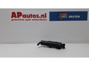 Gebruikte Koplamp Sproeier Audi A4 (B8) 2.0 TDI 16V Prijs € 20,00 Margeregeling aangeboden door AP Autos