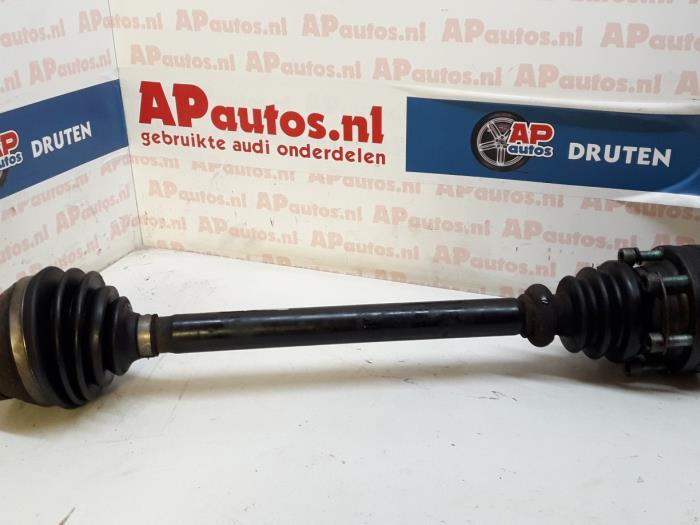 Gebruikte Steekas rechts-voor Audi A4 Quattro (B6) 3.0 V6 30V Prijs € 24,99 Margeregeling aangeboden door AP Auto's