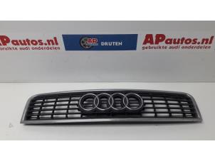 Gebruikte Grille Audi A4 (B6) 1.9 TDI PDE 130 Prijs € 19,99 Margeregeling aangeboden door AP Autos