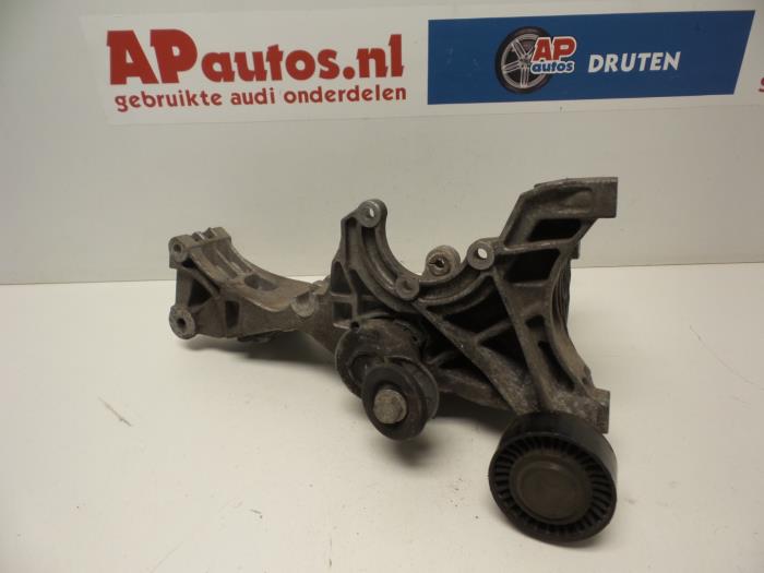 Gebruikte Dynamosteun onder Audi A4 Avant (B6) 1.9 TDI PDE 130 Prijs € 19,99 Margeregeling aangeboden door AP Auto's