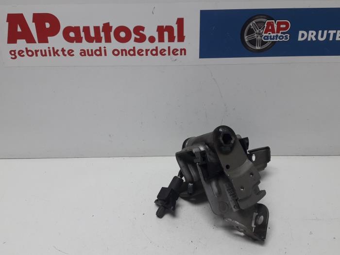 Gebruikte Handrem Mechaniek Audi Q7 (4LB) 4.2 FSI V8 32V Prijs € 49,99 Margeregeling aangeboden door AP Auto's