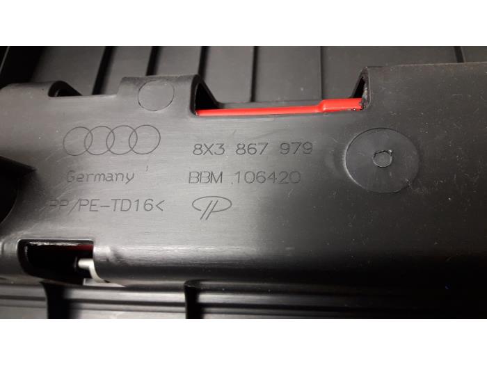 Bekleding Achterklep van een Audi A1 (8X1/8XK) 1.6 TDI 16V 2012