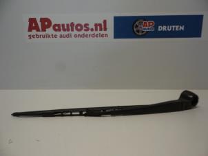 Gebruikte Ruitenwisserarm achter Audi A3 (8L1) 1.6 Prijs € 15,00 Margeregeling aangeboden door AP Autos
