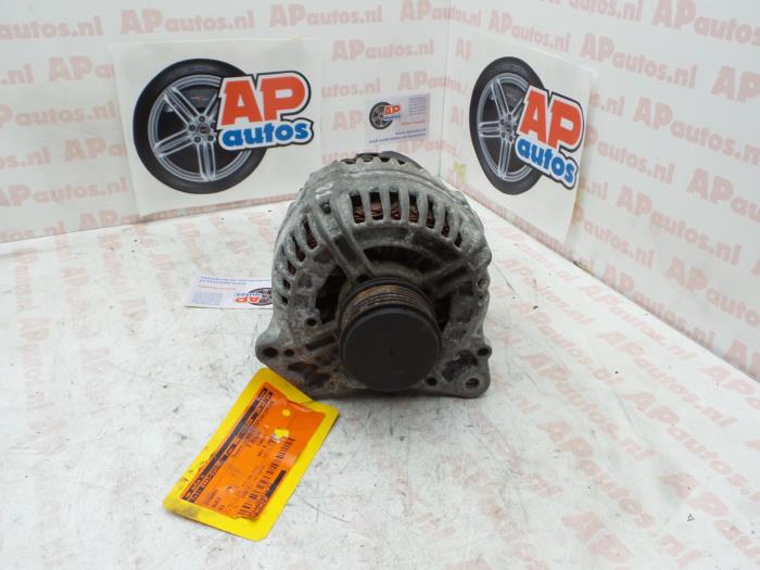 Dynamo van een Audi A3 (8P1) 2.0 TDI 16V 2004
