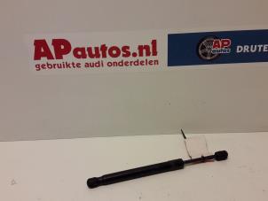 Gebruikte Gasdemper rechts-achter Audi A4 (B6) 1.8 T 20V Prijs € 10,00 Margeregeling aangeboden door AP Autos