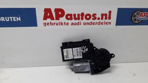 Gebruikte Motor electrisch raam Audi A8 (D3) 6.0 W12 48V Quattro Prijs € 75,00 Margeregeling aangeboden door AP Autos