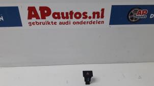 Gebruikte Gevarenlicht Schakelaar Audi A3 (8P1) 1.9 TDI Prijs € 14,99 Margeregeling aangeboden door AP Autos