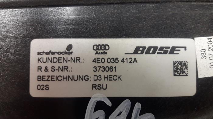 Luidspreker van een Audi A8 (D3) 6.0 W12 48V Quattro 2004