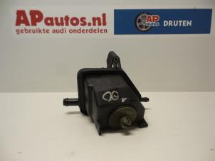 Gebruikte Stuurbekrachtiging Olie Reservoir Audi A3 (8L1) 1.6 Prijs € 10,00 Margeregeling aangeboden door AP Autos