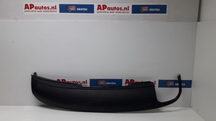 Spoiler achterbumper van een Audi A4 Avant (B8) 2.0 TDI 16V 2011