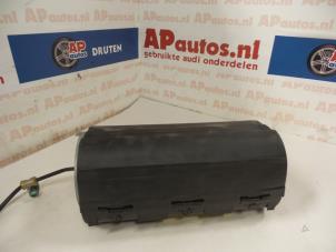 Gebruikte Airbag rechts (Dashboard) Audi A8 Prijs € 35,00 Margeregeling aangeboden door AP Autos