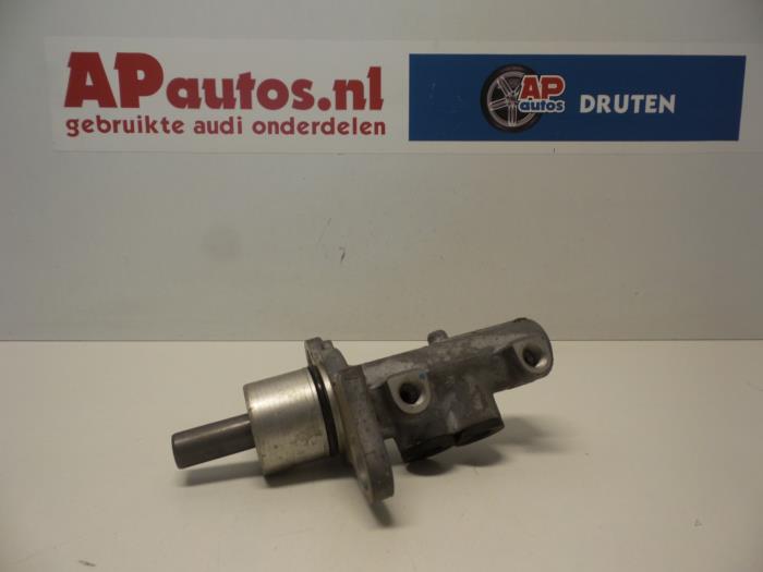 Gebruikte Hoofdremcilinder Audi A4 Avant (B5) 2.4 30V Prijs € 14,99 Margeregeling aangeboden door AP Auto's