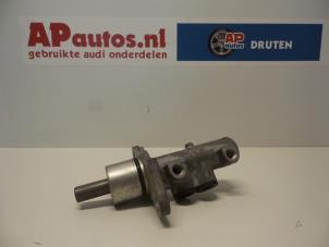 Gebruikte Hoofdremcilinder Audi A4 Avant (B5) 2.4 30V Prijs € 35,00 Margeregeling aangeboden door AP Autos