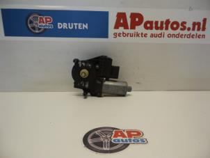 Gebruikte Raammotor Portier Audi A4 Avant (B5) 1.9 TDI Prijs € 19,99 Margeregeling aangeboden door AP Autos