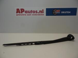 Gebruikte Ruitenwisserarm achter Audi A3 (8L1) 1.8 20V Prijs € 15,00 Margeregeling aangeboden door AP Autos