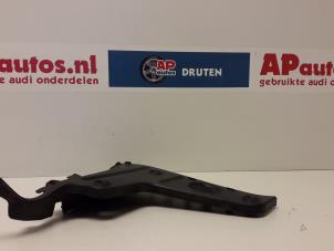 Gebruikte Bumpersteun rechts-achter Audi A4 Avant (B7) 2.5 TDI V6 24V Prijs € 19,99 Margeregeling aangeboden door AP Autos