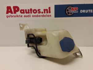 Gebruikte Ruitensproeiertank voor Audi A3 (8L1) 1.6 Prijs € 10,00 Margeregeling aangeboden door AP Autos