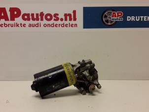 Gebruikte Ruitenwissermotor voor Audi A6 (C4) 2.6 V6 Prijs € 24,99 Margeregeling aangeboden door AP Autos