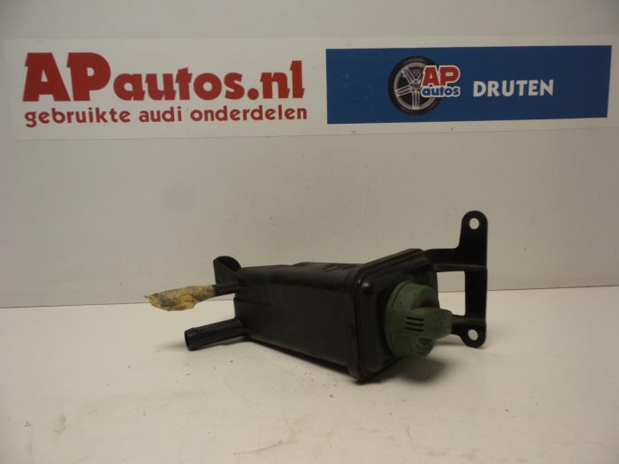 Gebruikte Servo Oliereservoir Audi A4 (B6) 2.0 FSI 16V Prijs € 15,00 Margeregeling aangeboden door AP Auto's