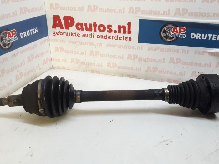 Gebruikte Aandrijfas links-voor Audi A3 (8L1) 1.8 20V Prijs € 24,99 Margeregeling aangeboden door AP Auto's