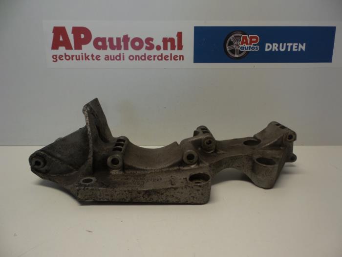 Gebruikte Dynamosteun onder Audi A3 (8L1) 1.8 20V Prijs € 19,99 Margeregeling aangeboden door AP Auto's