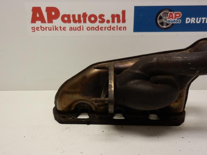 Gebruikte Spruitstuk Uitlaat Audi A4 (B6) 2.0 FSI 16V Prijs € 24,99 Margeregeling aangeboden door AP Auto's