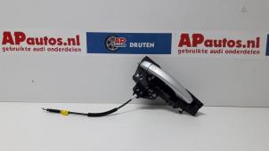 Gebruikte Deurgreep 4Deurs rechts-voor Audi A1 Sportback (8XA/8XF) Prijs € 35,00 Margeregeling aangeboden door AP Autos